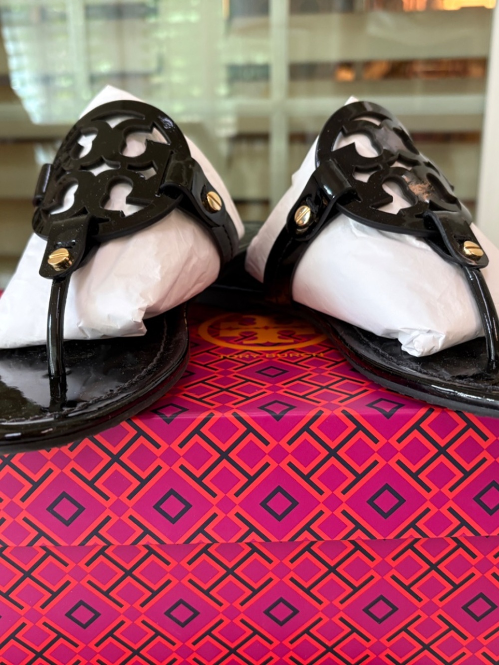 Tory Burch Black Patent Miller Sandals Women's Size 7.5 Excellent Condition - Picture 2 of 7